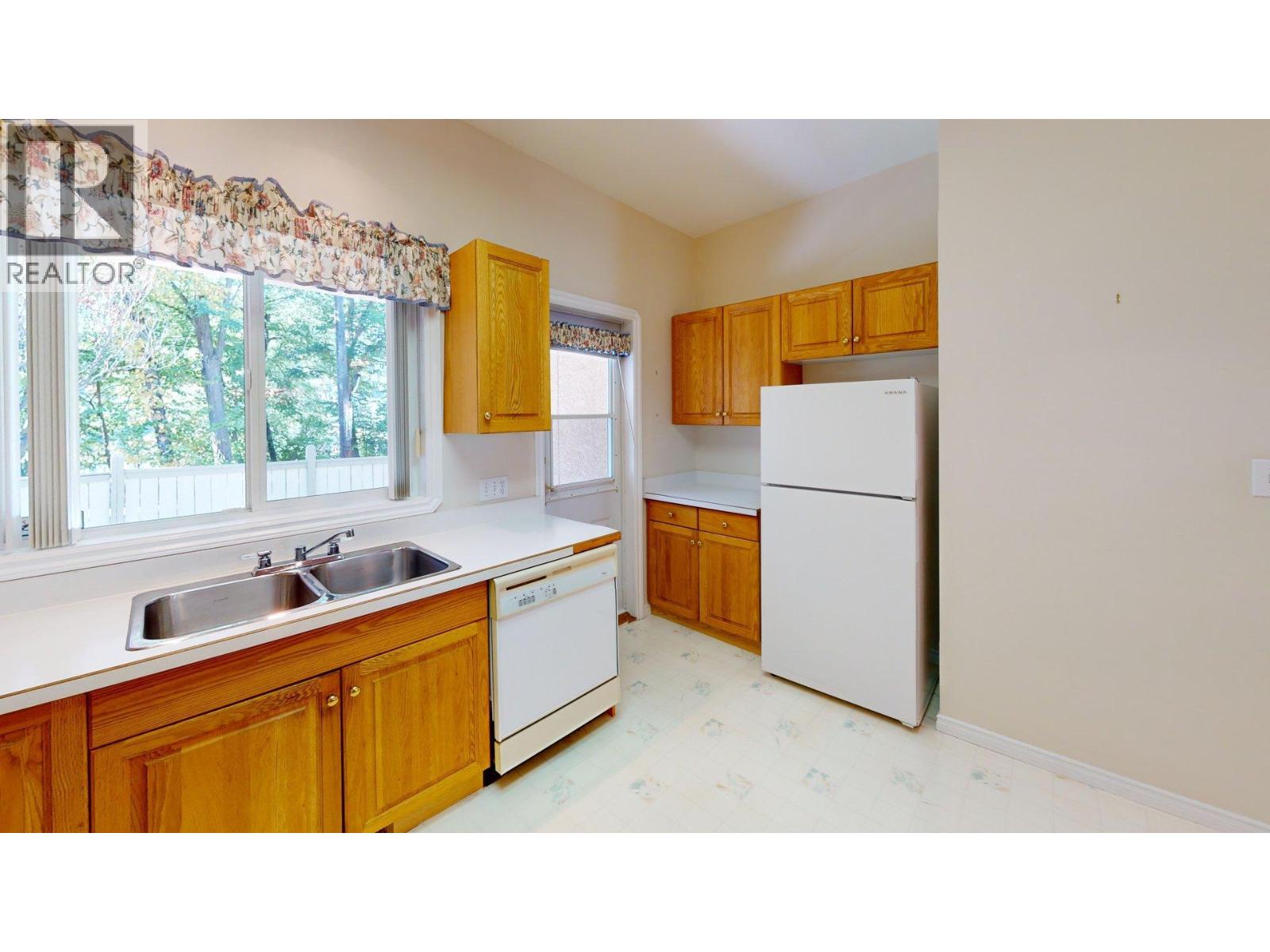 2205 Rockland Avenue Unit# 3, Trail, British Columbia  V1R 3G3 - Photo 11 - 10364095