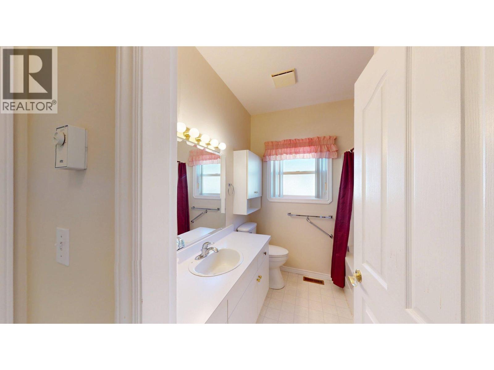 2205 Rockland Avenue Unit# 3, Trail, British Columbia  V1R 3G3 - Photo 18 - 10364095
