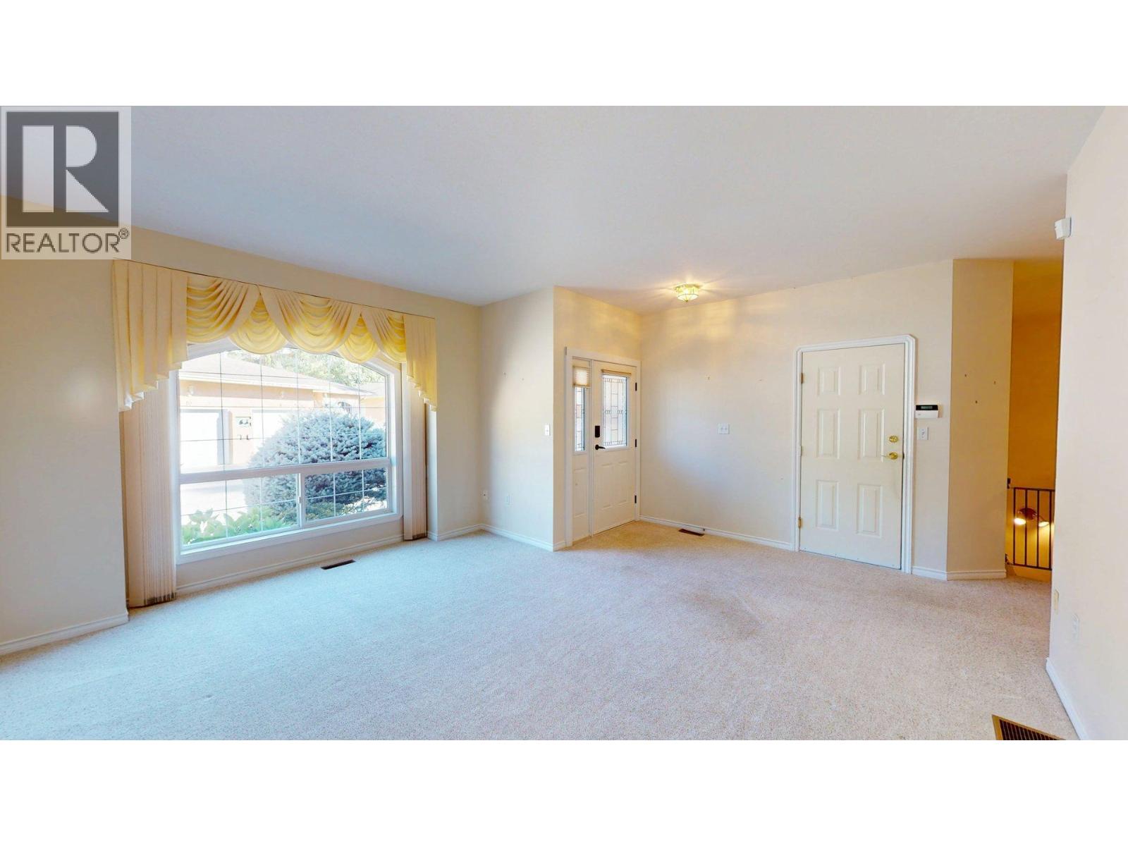 2205 Rockland Avenue Unit# 3, Trail, British Columbia  V1R 3G3 - Photo 3 - 10364095