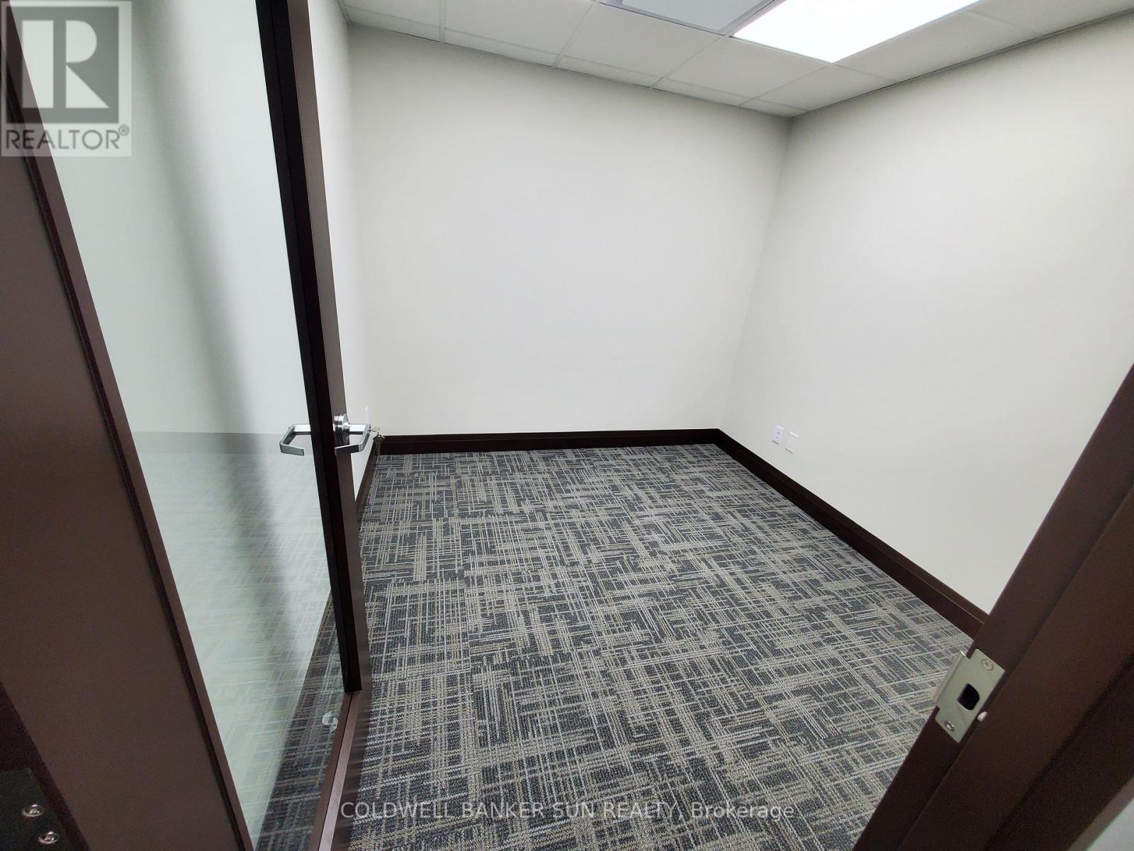 7 - 1200 Derry Road E, Mississauga, Ontario  L5T 0B3 - Photo 5 - W12453038