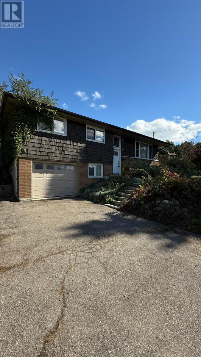133 ELIZABETH CRESCENT, Whitby, Ontario