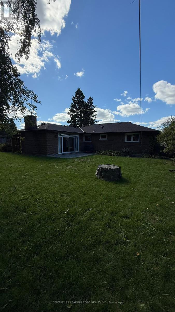 133 Elizabeth Crescent, Whitby, Ontario  L1N 3S1 - Photo 13 - E12453124