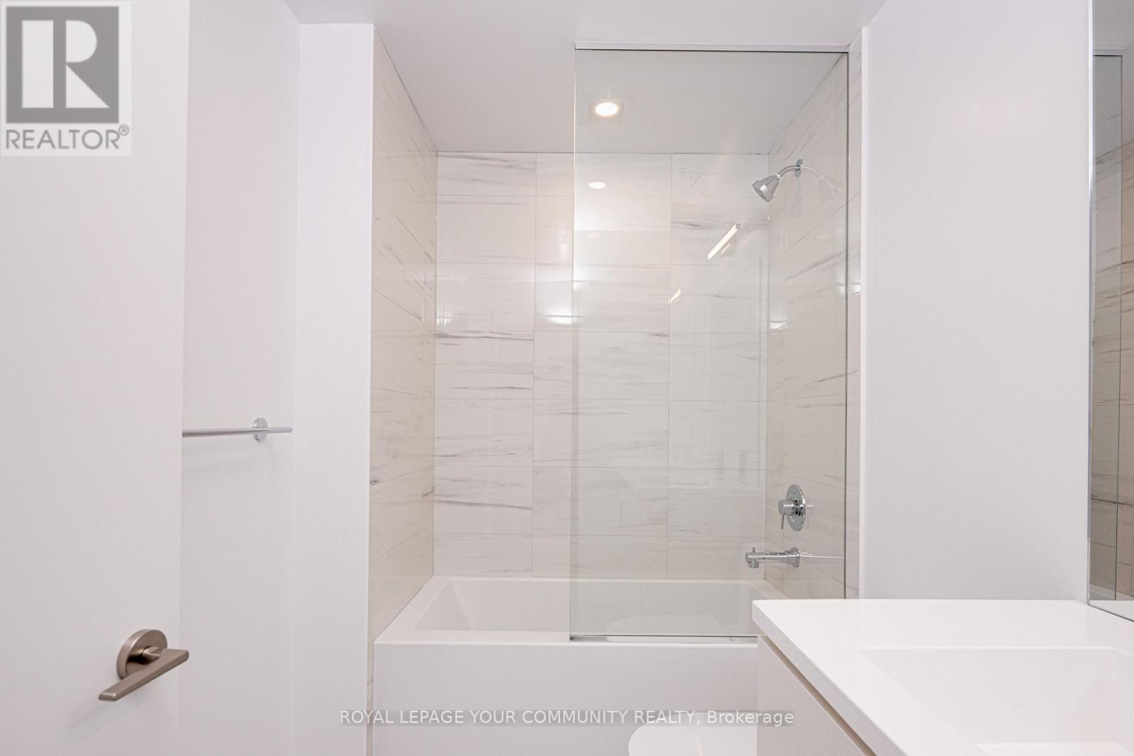 1801 - 38 Honeycrisp Crescent, Vaughan, Ontario  L4K 0M8 - Photo 16 - N12453116