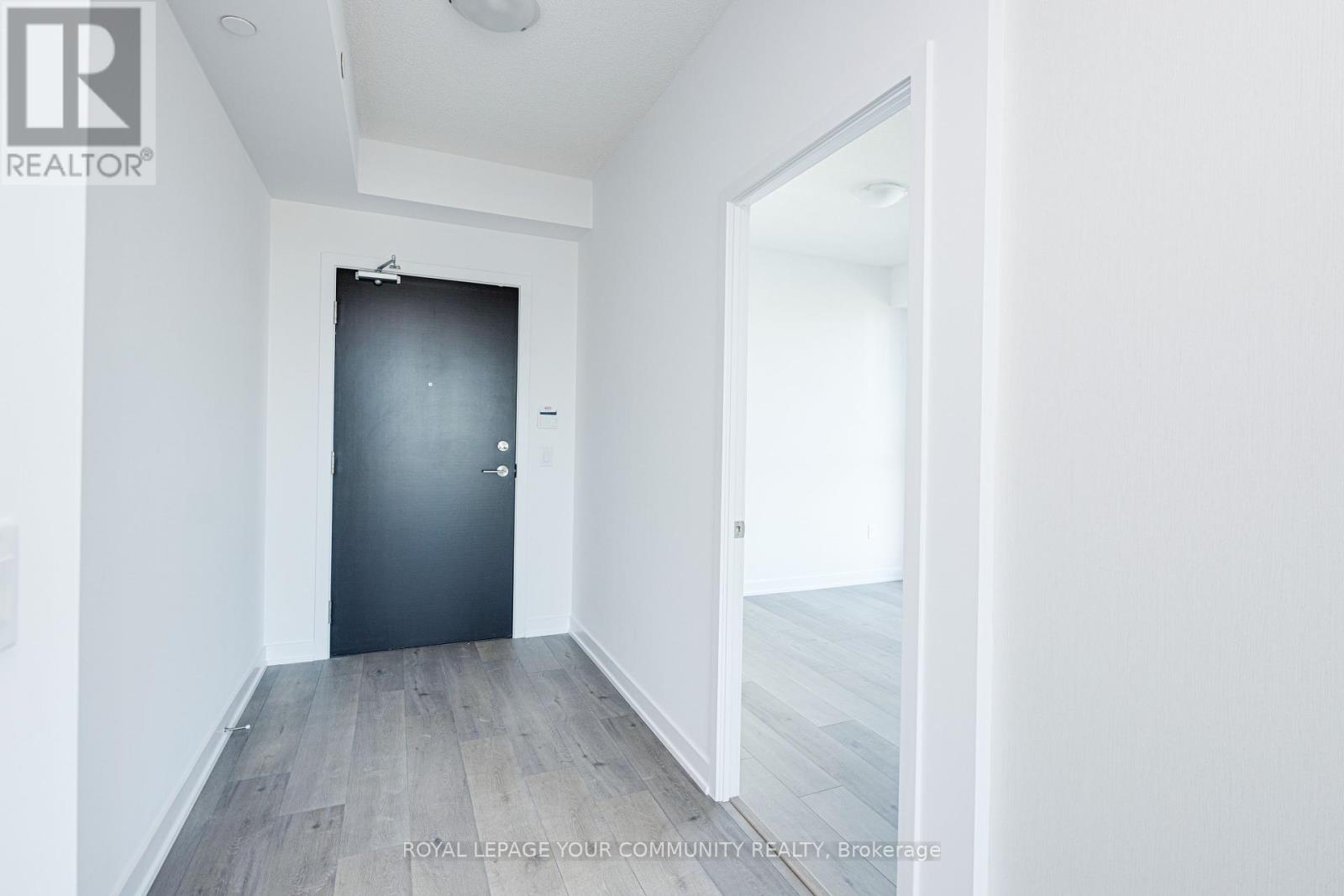 1801 - 38 Honeycrisp Crescent, Vaughan, Ontario  L4K 0M8 - Photo 2 - N12453116