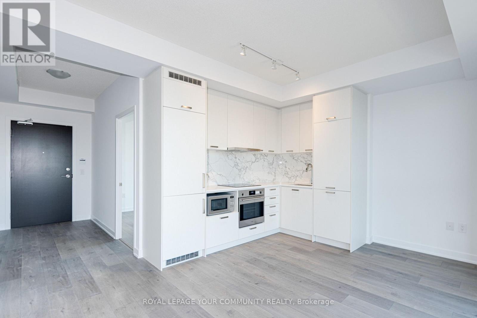 1801 - 38 Honeycrisp Crescent, Vaughan, Ontario  L4K 0M8 - Photo 8 - N12453116