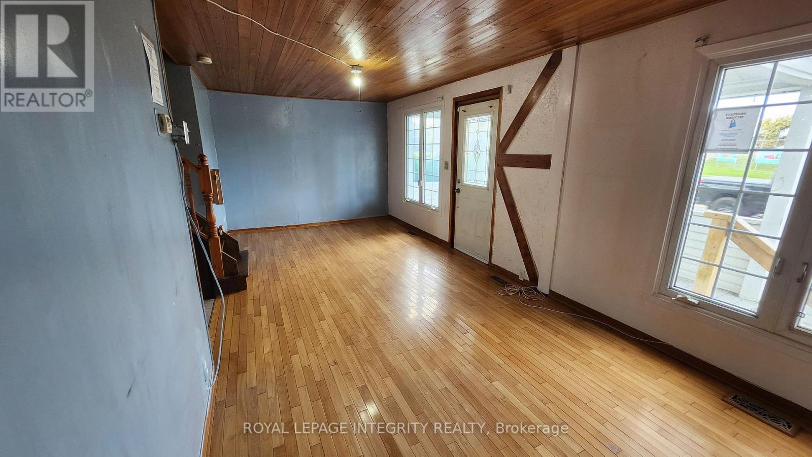 360 Ninth Street W, Cornwall, Ontario  K6J 3A7 - Photo 4 - X12453147