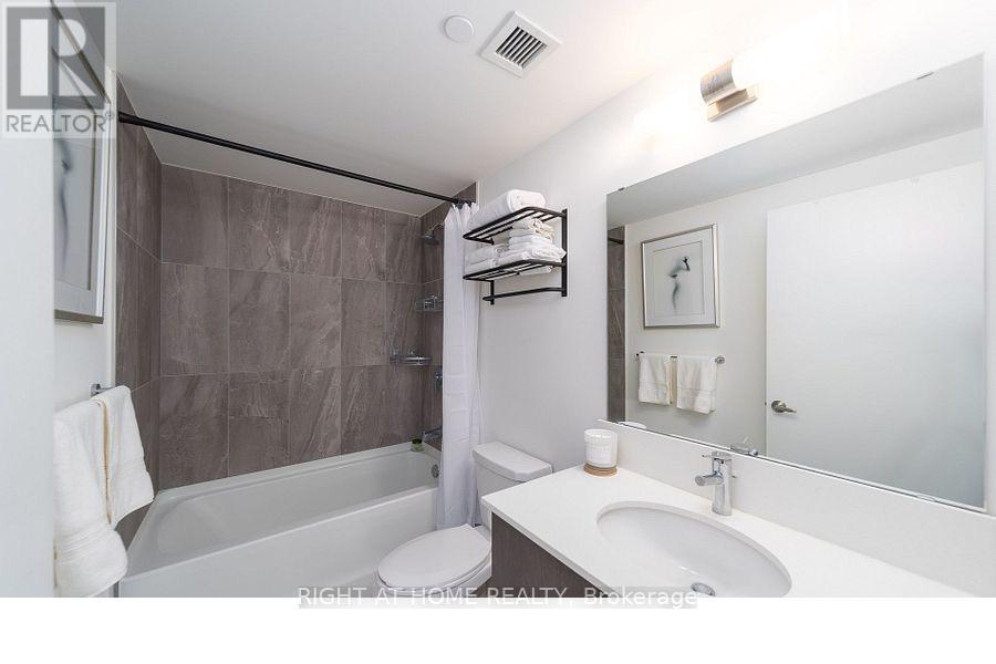205 - 58 Lakeside Terrace, Barrie, Ontario  L4M 0H9 - Photo 9 - S12453125