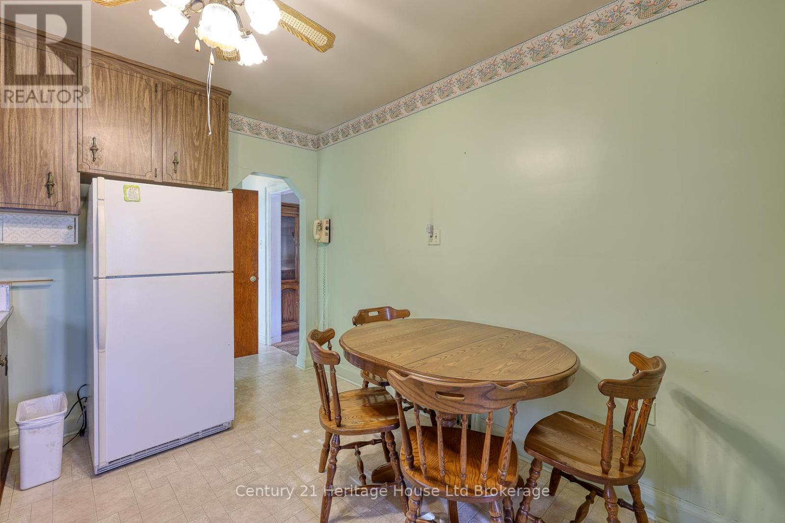 149 Strathearne Avenue, Hamilton, Ontario  L8H 5K7 - Photo 12 - X12453138