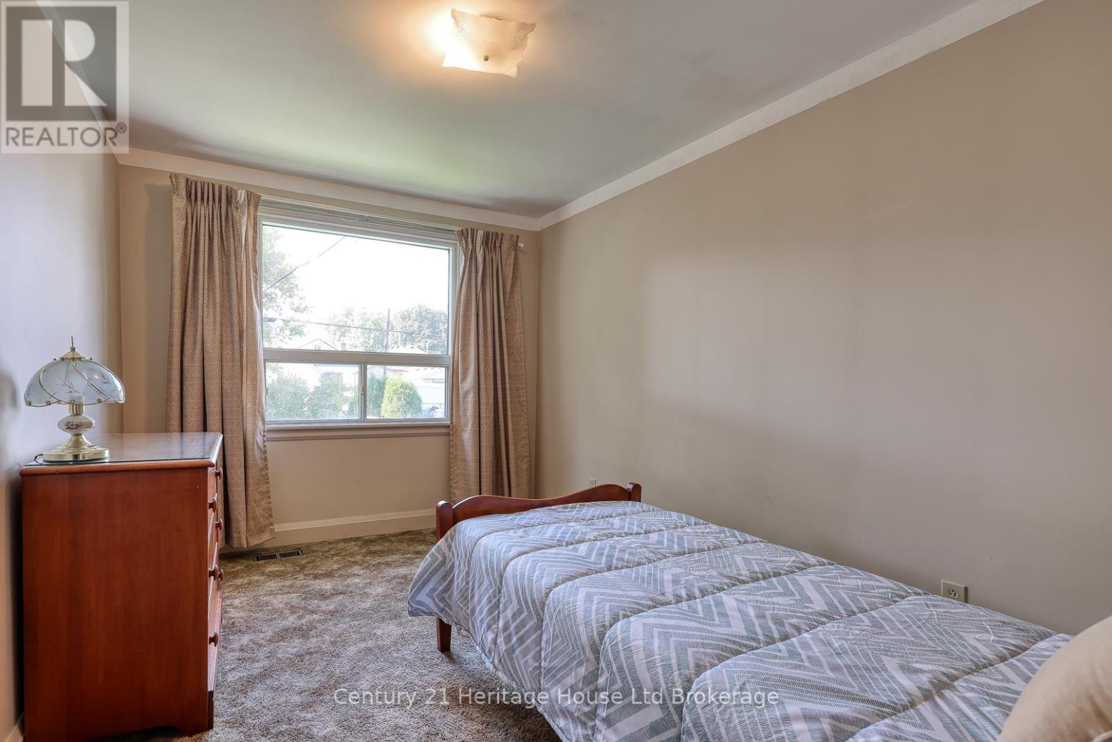 149 Strathearne Avenue, Hamilton, Ontario  L8H 5K7 - Photo 17 - X12453138