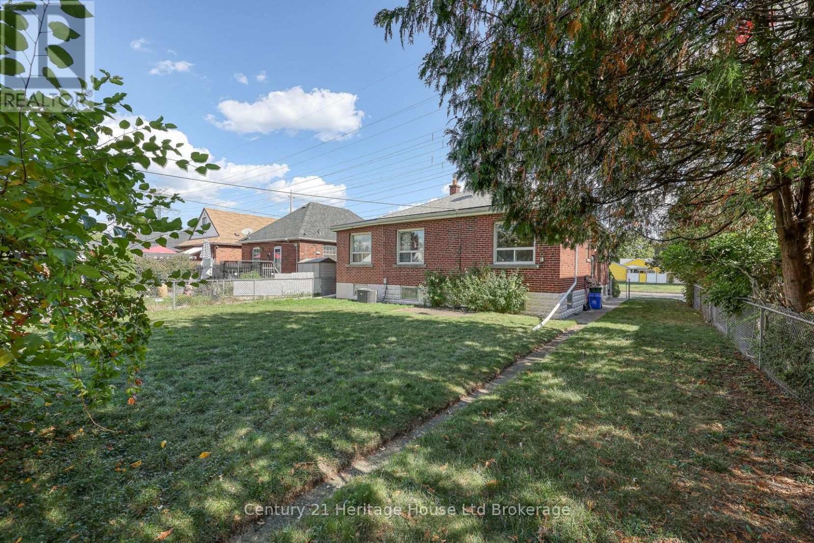 149 Strathearne Avenue, Hamilton, Ontario  L8H 5K7 - Photo 33 - X12453138