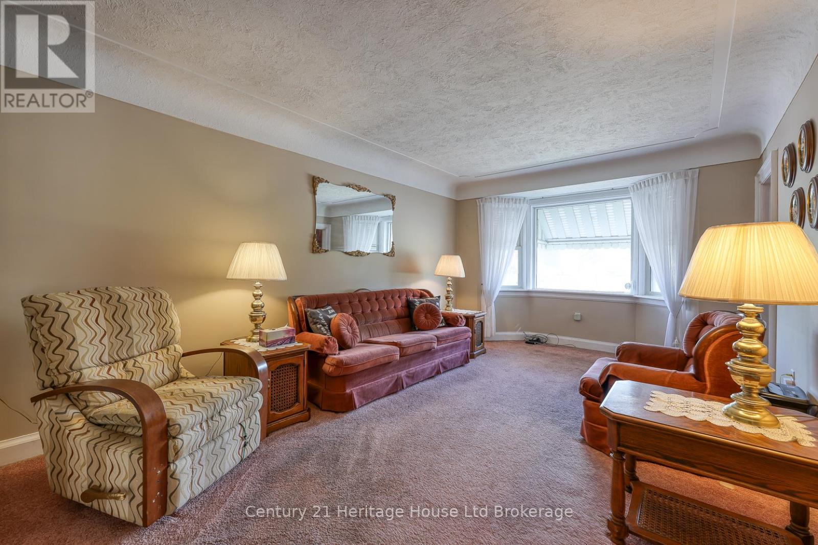 149 Strathearne Avenue, Hamilton, Ontario  L8H 5K7 - Photo 6 - X12453138