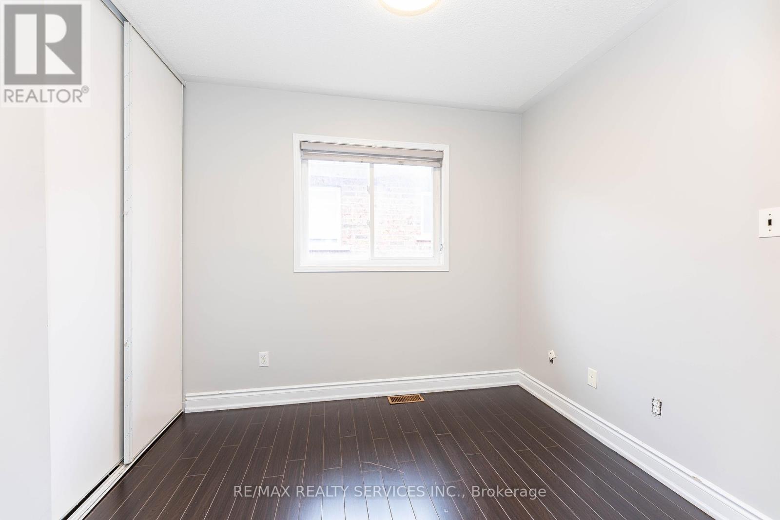 23 Four Seasons Circle, Brampton, Ontario  L7A 2A7 - Photo 30 - W12453109