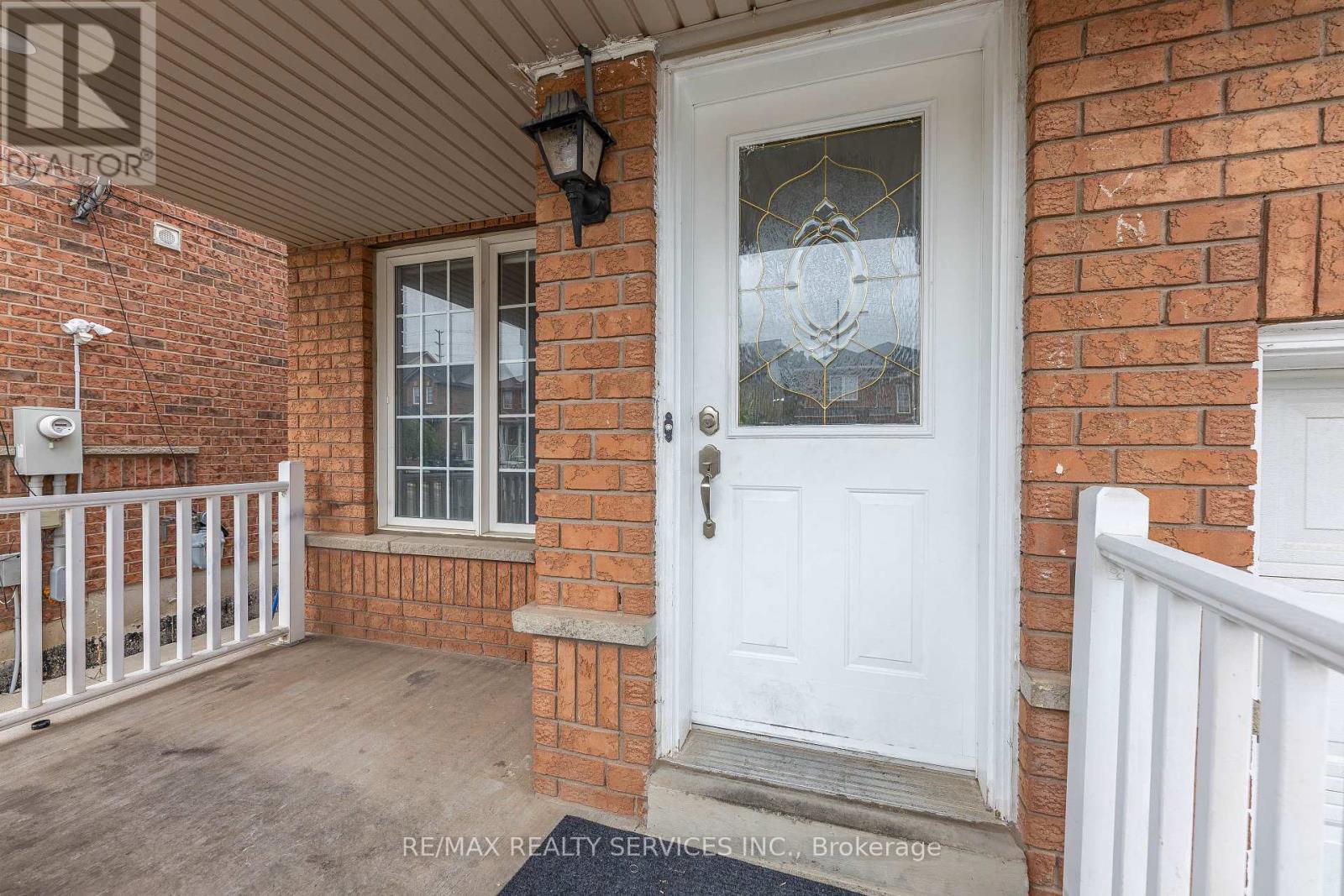 23 Four Seasons Circle, Brampton, Ontario  L7A 2A7 - Photo 4 - W12453109