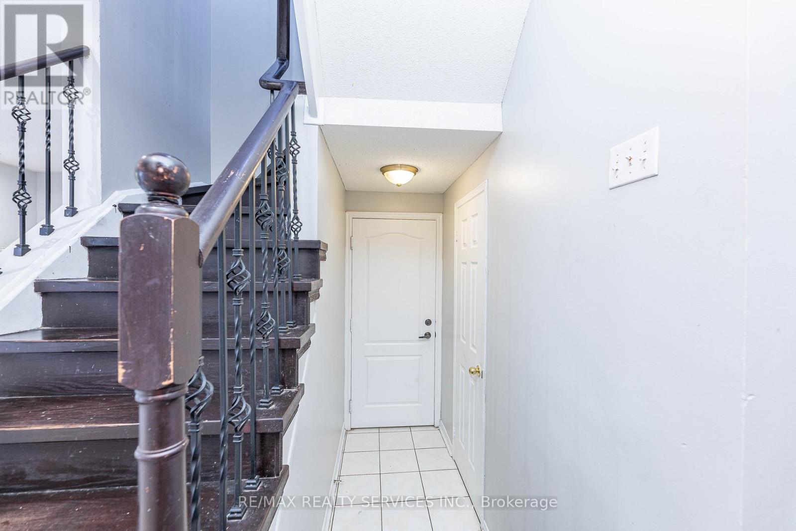 23 Four Seasons Circle, Brampton, Ontario  L7A 2A7 - Photo 41 - W12453109