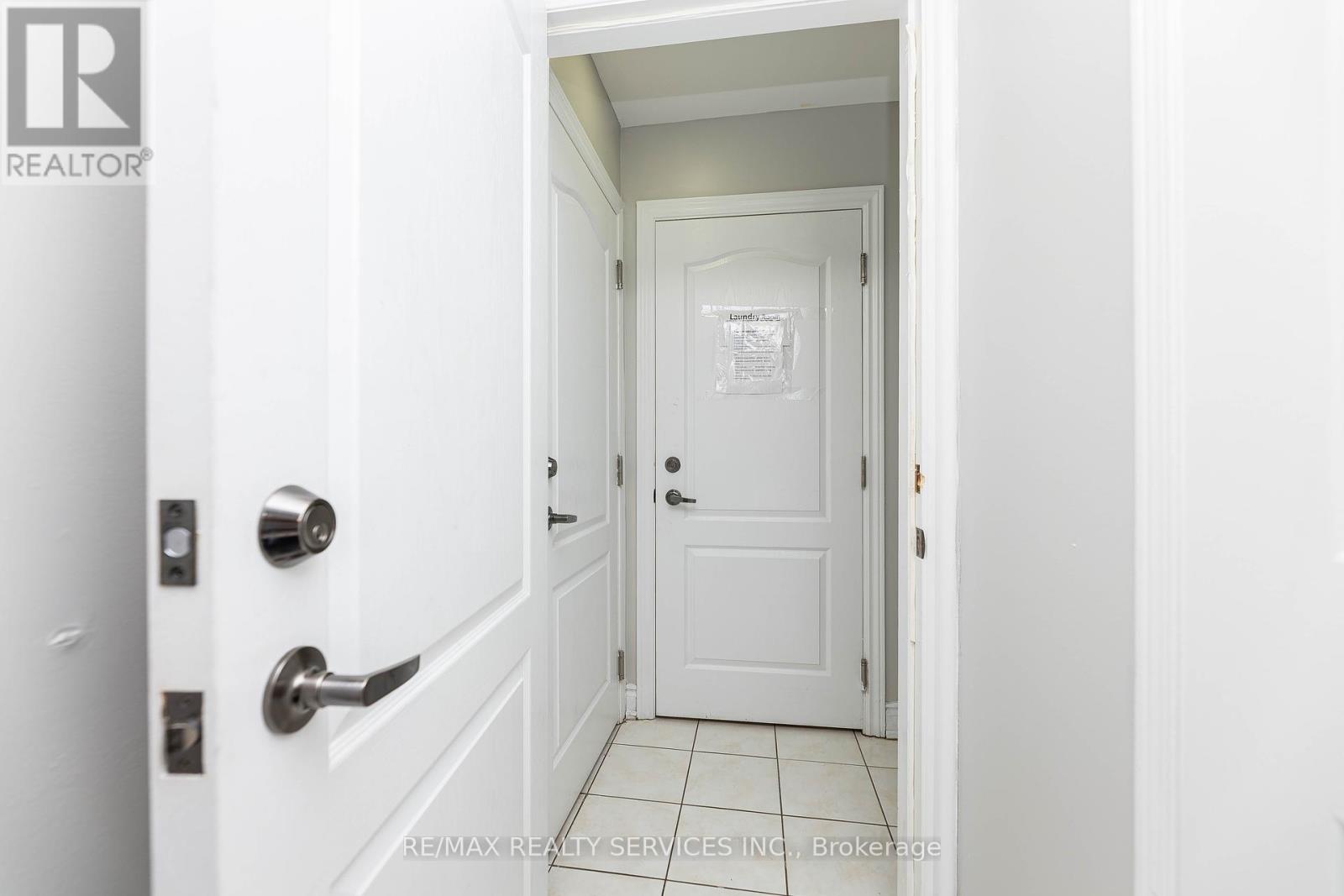 23 Four Seasons Circle, Brampton, Ontario  L7A 2A7 - Photo 42 - W12453109