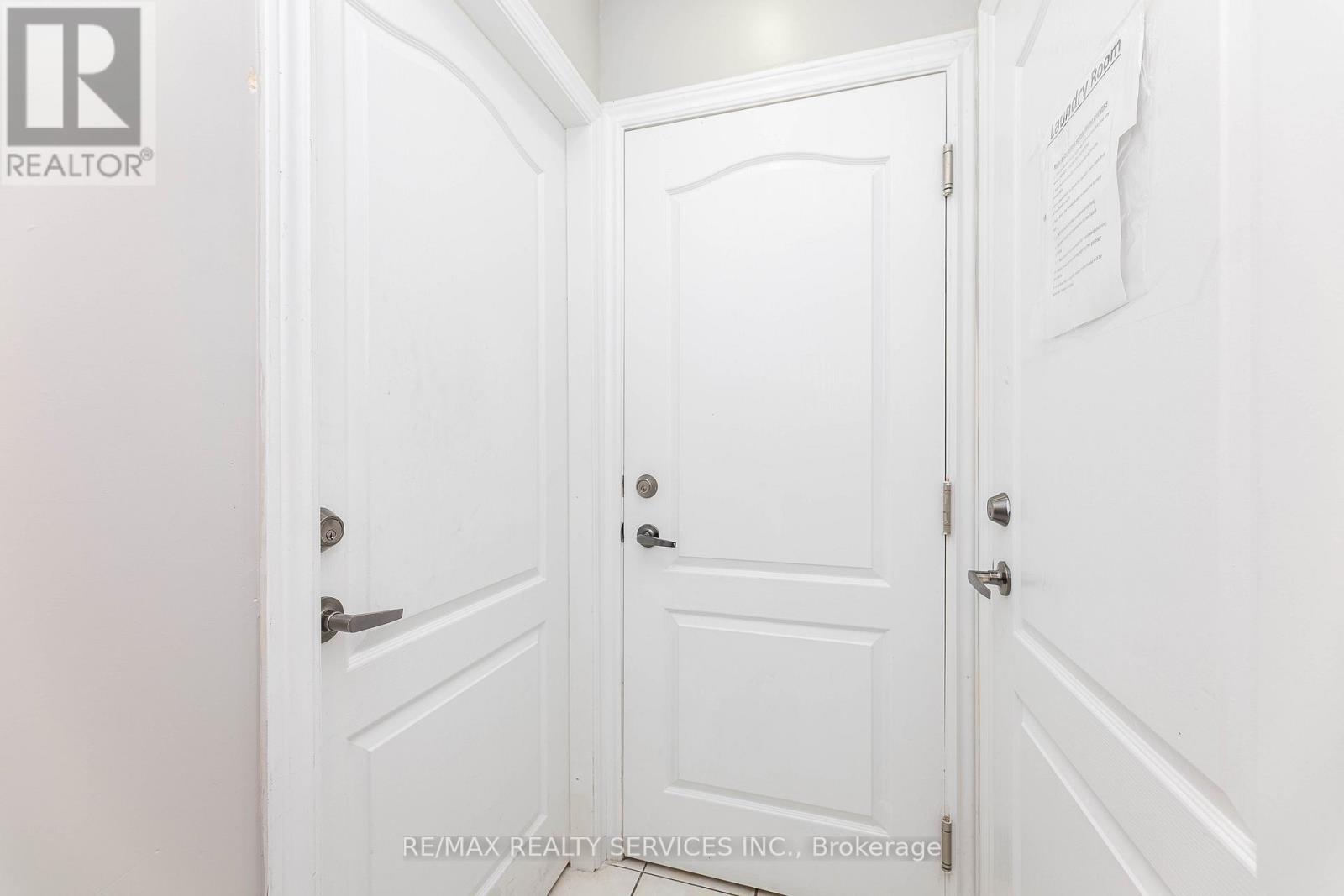 23 Four Seasons Circle, Brampton, Ontario  L7A 2A7 - Photo 44 - W12453109