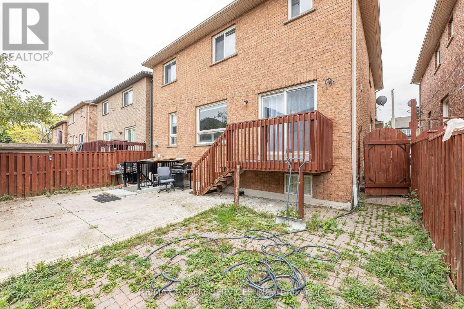 23 Four Seasons Circle, Brampton, Ontario  L7A 2A7 - Photo 47 - W12453109