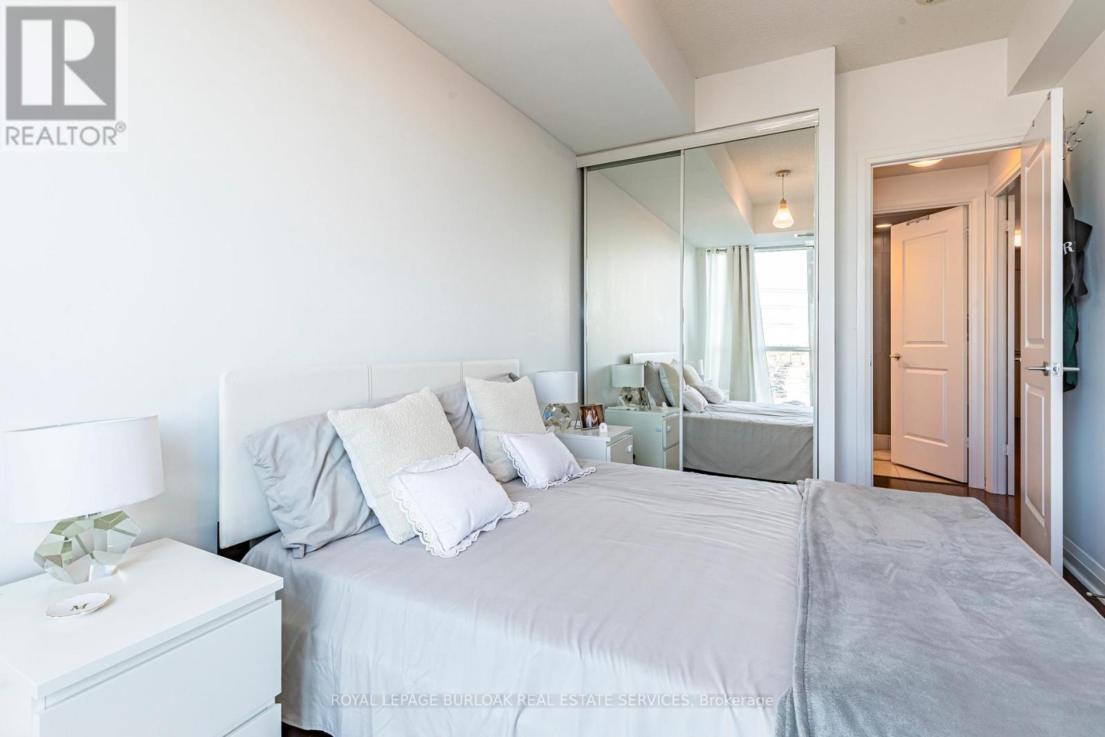 502 - 1055 Southdown Road, Mississauga, Ontario  L5J 0A3 - Photo 13 - W12453112
