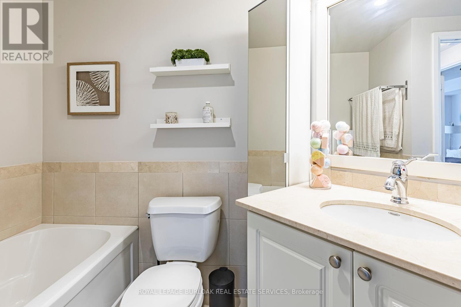 502 - 1055 Southdown Road, Mississauga, Ontario  L5J 0A3 - Photo 15 - W12453112