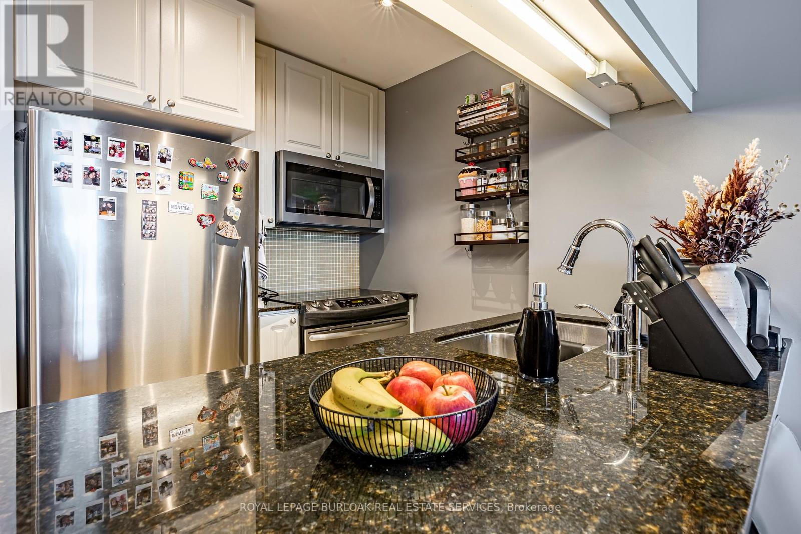 502 - 1055 Southdown Road, Mississauga, Ontario  L5J 0A3 - Photo 9 - W12453112