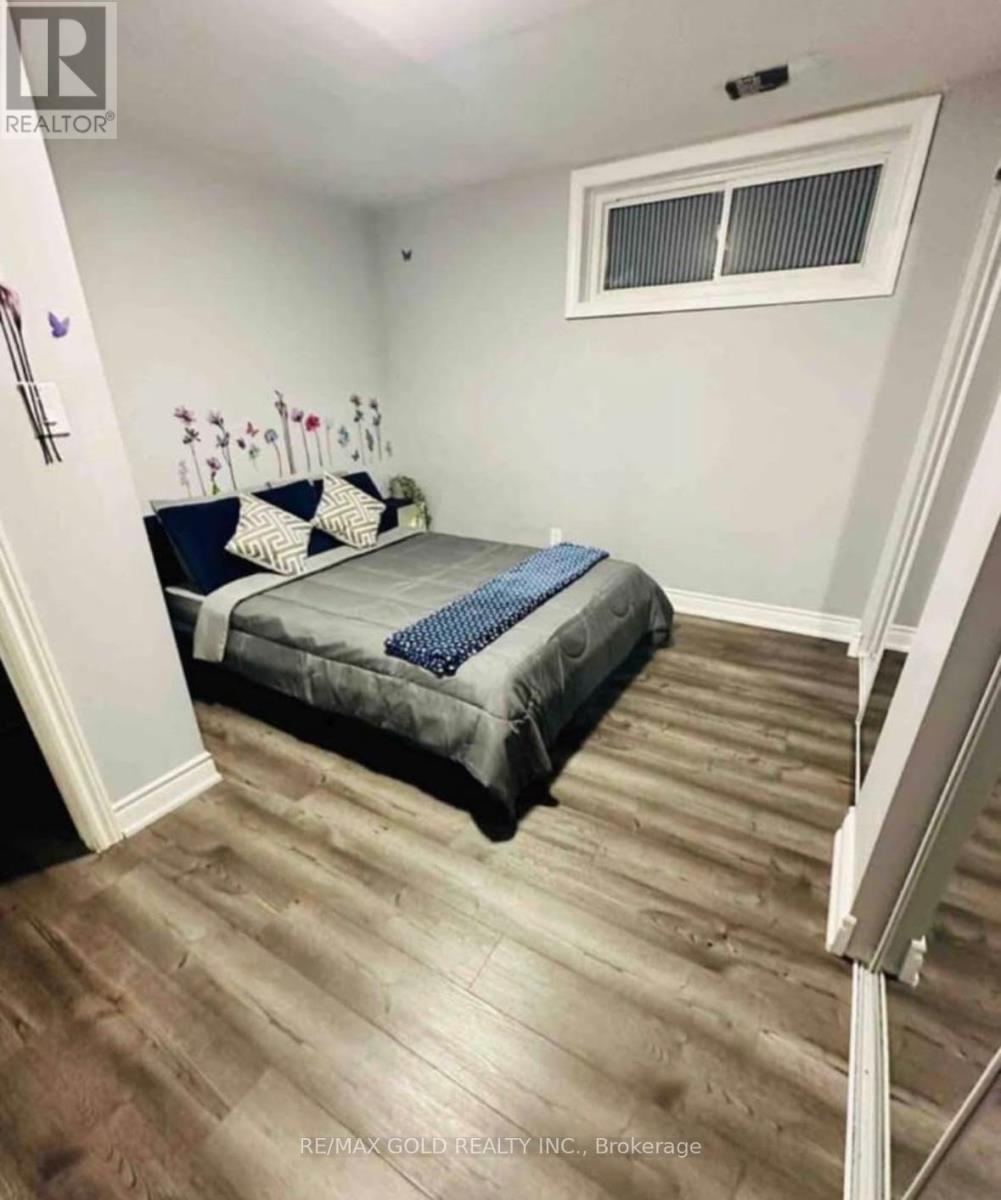 3 Panorama Crescent N, Brampton, Ontario  L6S 3T7 - Photo 14 - W12453117