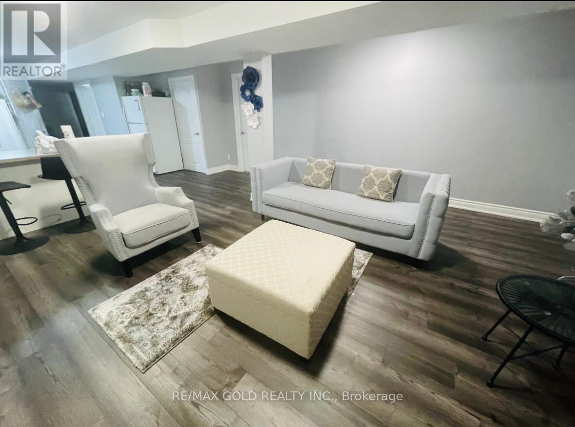 3 Panorama Crescent N, Brampton, Ontario  L6S 3T7 - Photo 17 - W12453117