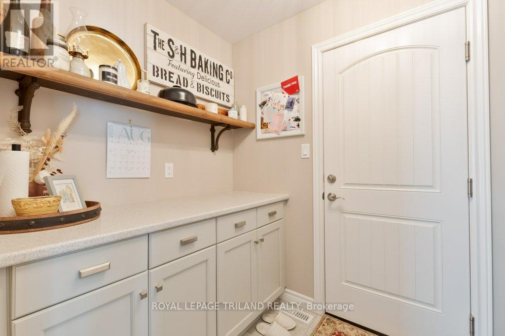 401 Beamish Street, Central Elgin, Ontario  N5L 0A7 - Photo 11 - X12453151