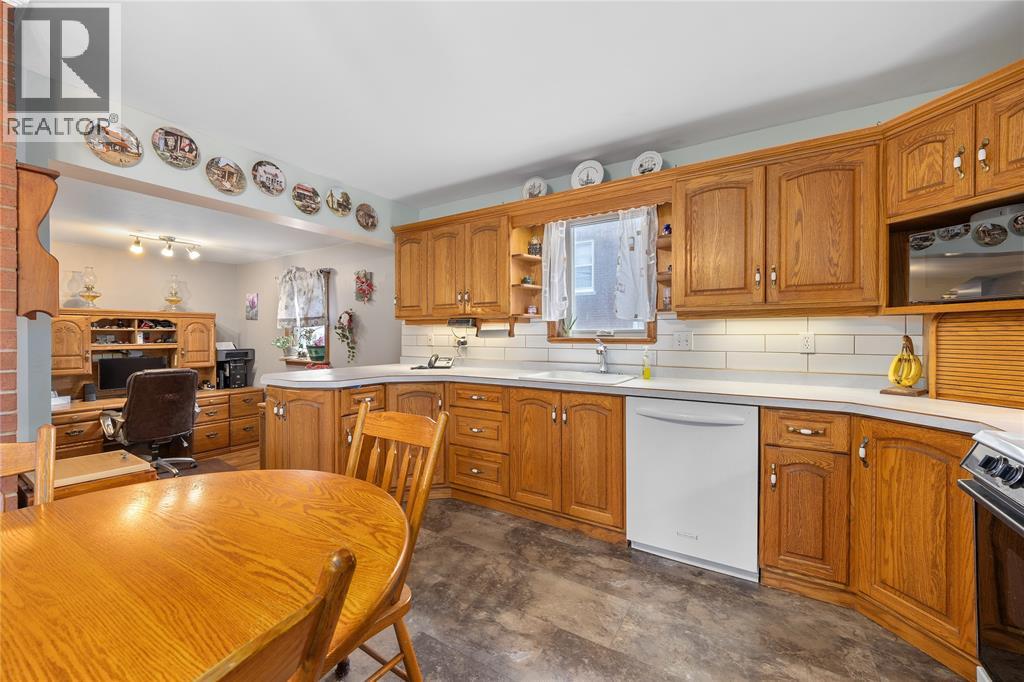 399 Talfourd Street, Sarnia, Ontario  N7T 1R4 - Photo 12 - 25025690