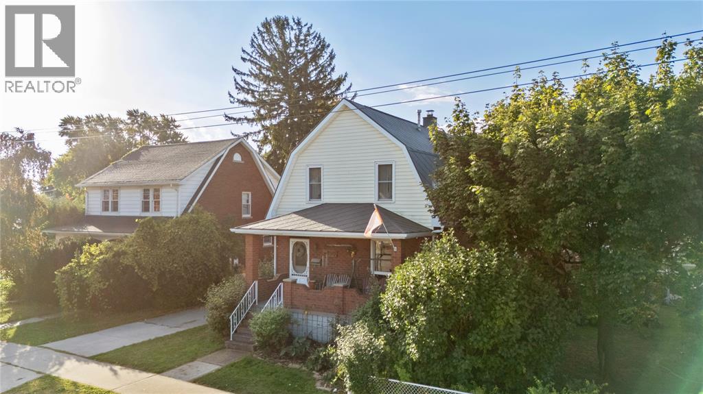 399 Talfourd Street, Sarnia, Ontario  N7T 1R4 - Photo 3 - 25025690