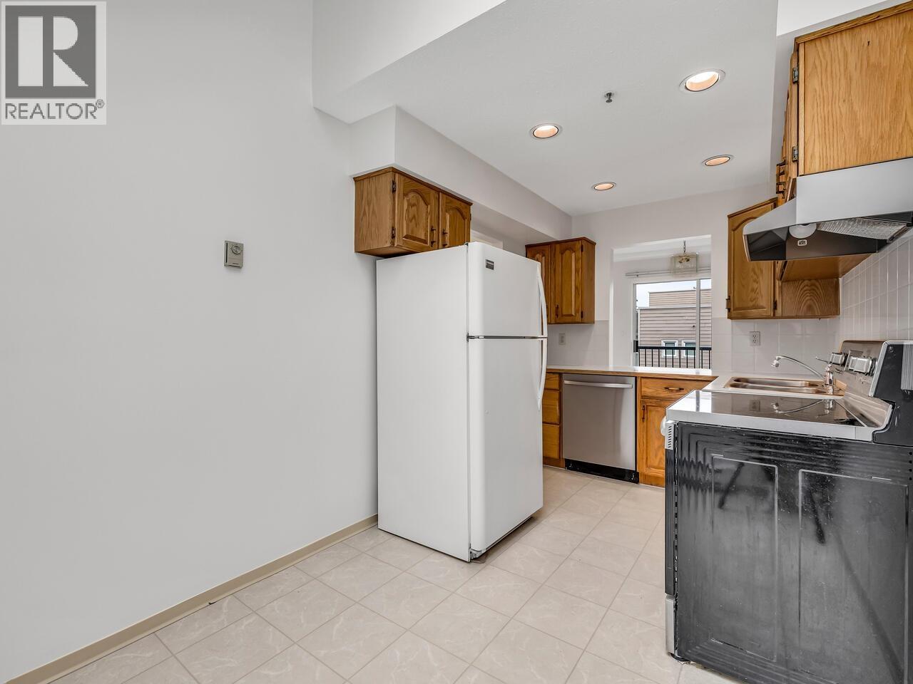 6 7150 Barnet Road, Burnaby, British Columbia  V5A 4S7 - Photo 17 - R3055142
