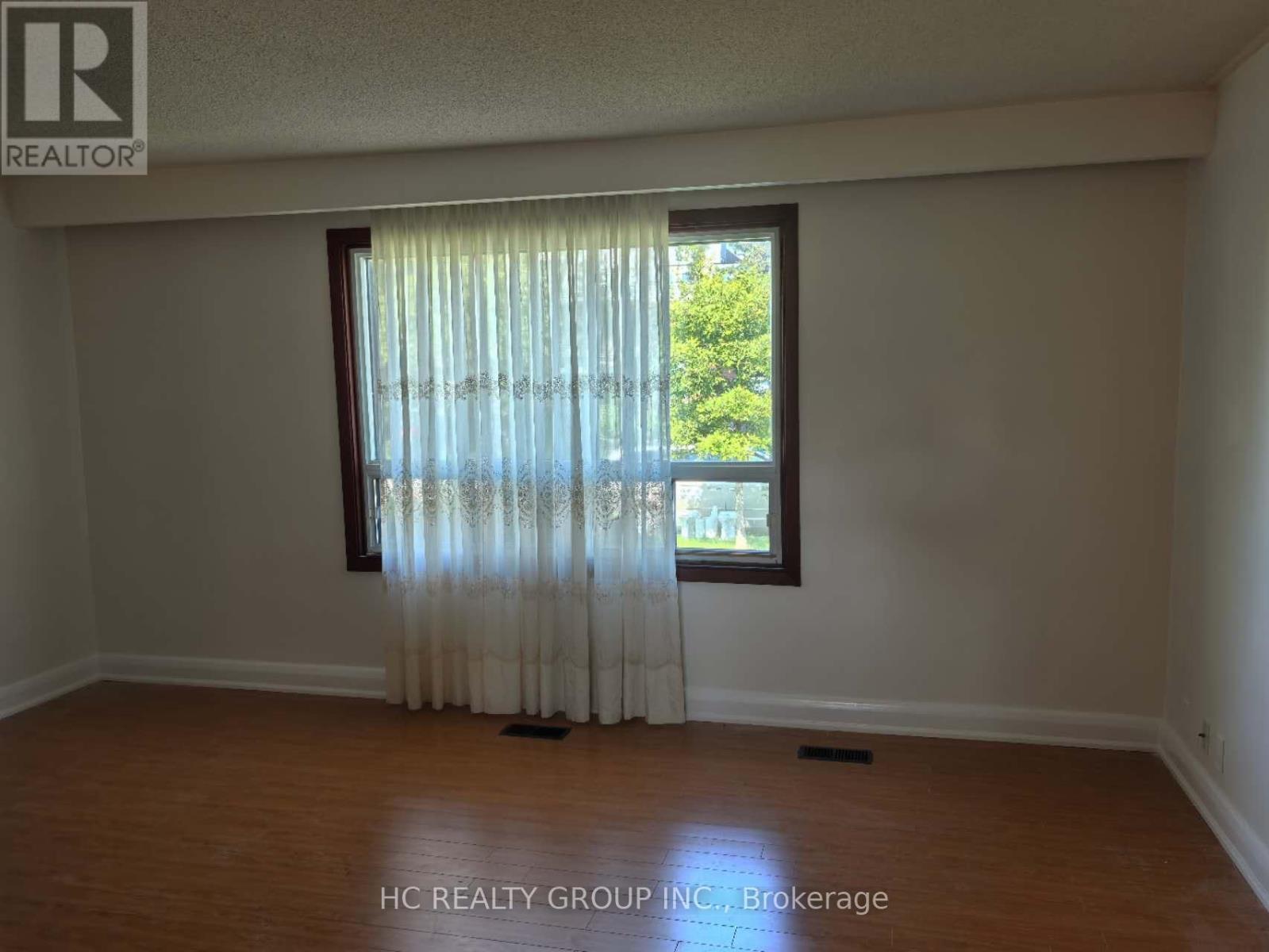 21 Norcross Road, Toronto, Ontario  M3H 2R3 - Photo 5 - C12453165
