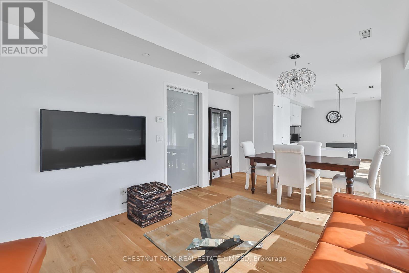 511 - 1 Bloor Street E, Toronto, Ontario  M4W 1A9 - Photo 4 - C12453172