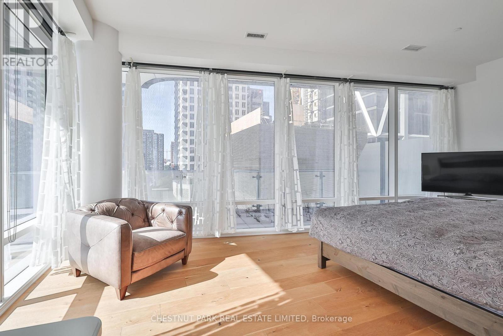 511 - 1 Bloor Street E, Toronto, Ontario  M4W 1A9 - Photo 9 - C12453172