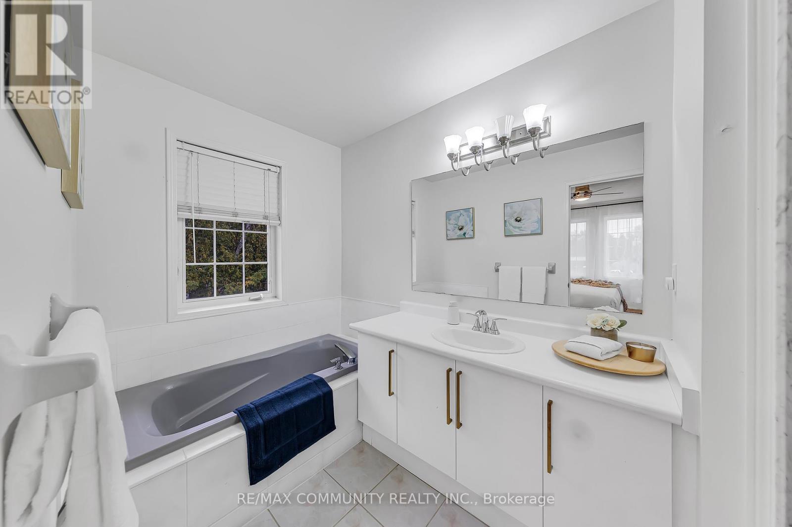 1 Playfair Road, Whitby, Ontario  L1N 9S8 - Photo 11 - E12453167