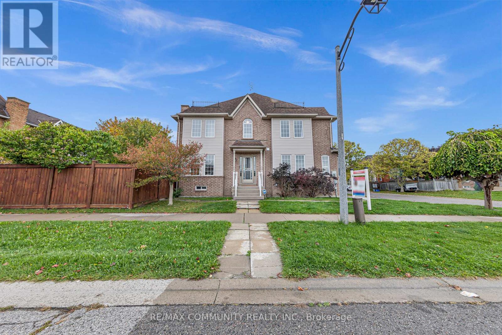 1 Playfair Road, Whitby, Ontario  L1N 9S8 - Photo 2 - E12453167