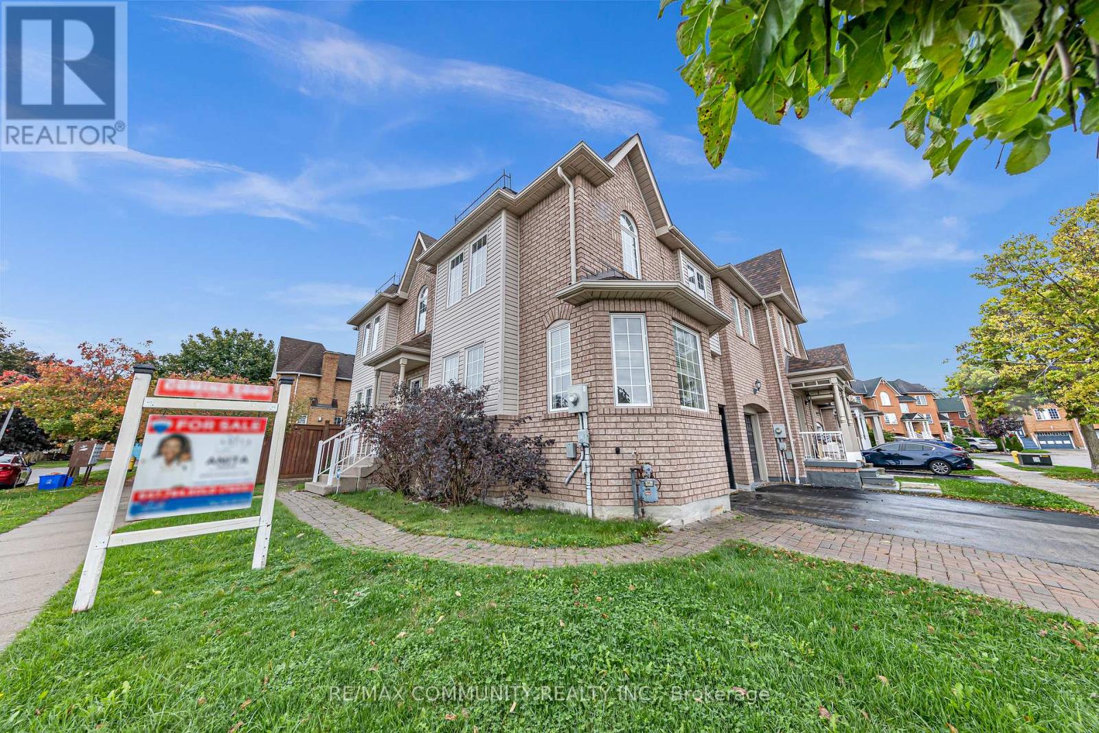 1 Playfair Road, Whitby, Ontario  L1N 9S8 - Photo 3 - E12453167