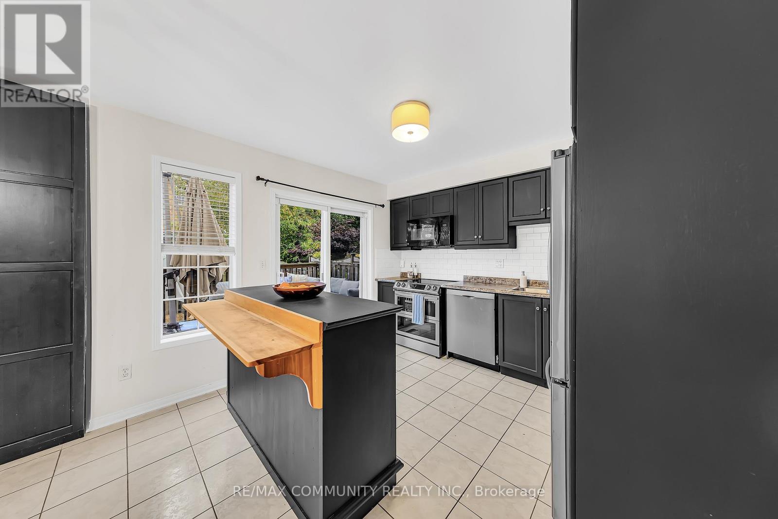 1 Playfair Road, Whitby, Ontario  L1N 9S8 - Photo 37 - E12453167