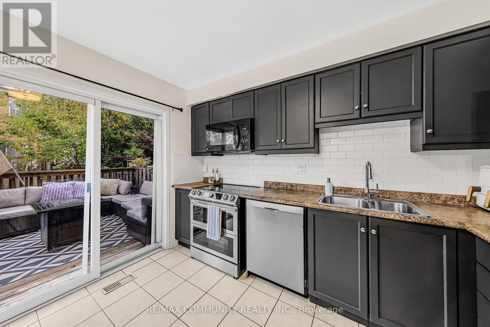 1 Playfair Road, Whitby, Ontario  L1N 9S8 - Photo 38 - E12453167