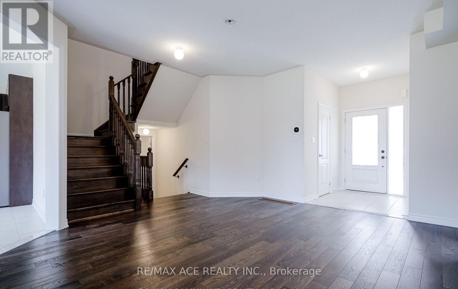 18 Jardine Street, Brock, Ontario  L0K 1A0 - Photo 3 - N12453162