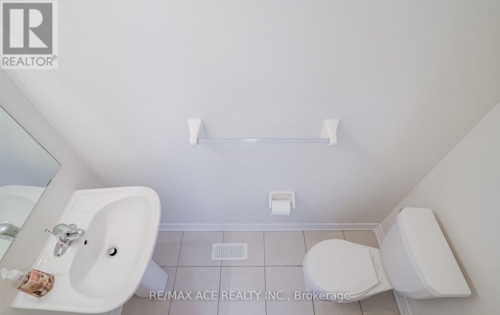 18 Jardine Street, Brock, Ontario  L0K 1A0 - Photo 8 - N12453162