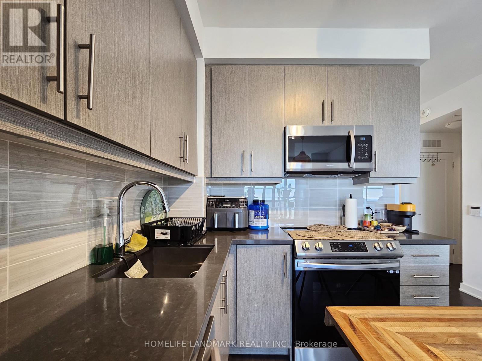 2611 - 105 Onedia Crescent, Richmond Hill, Ontario  L4B 0H6 - Photo 8 - N12453168