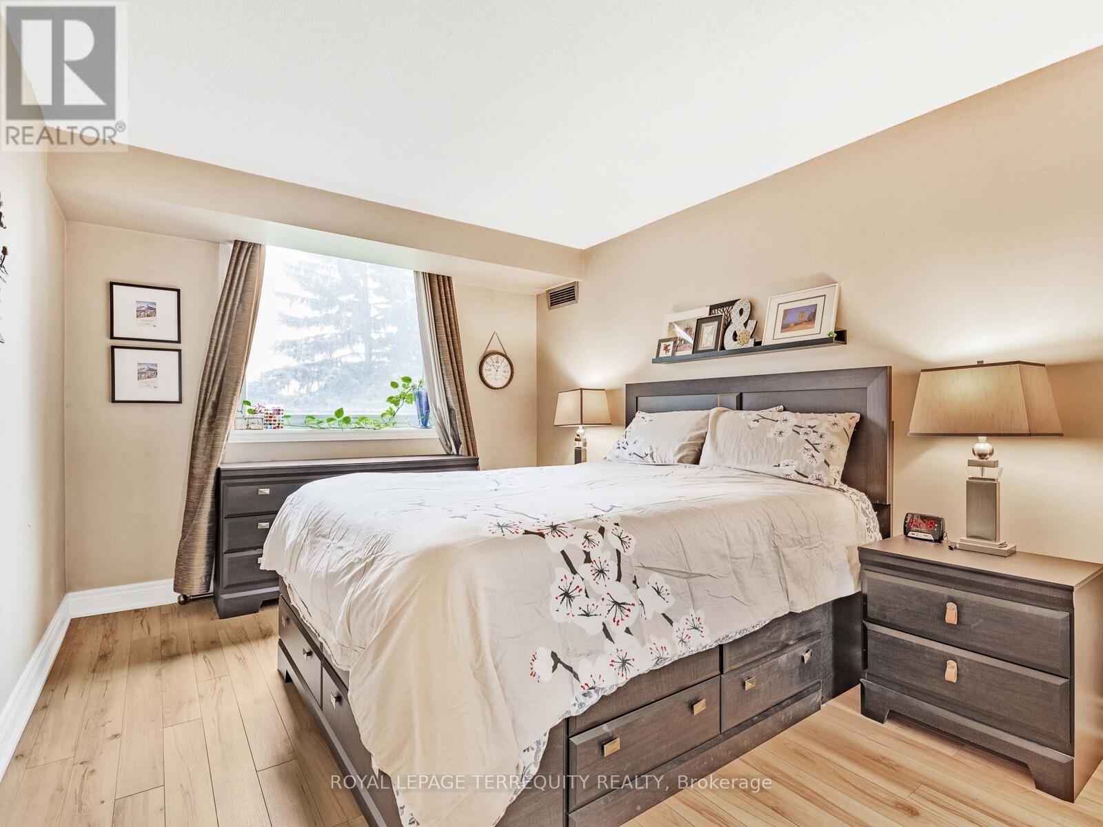 203 - 326 Major Mackenzie Drive E, Richmond Hill, Ontario  L4C 8T4 - Photo 12 - N12453177