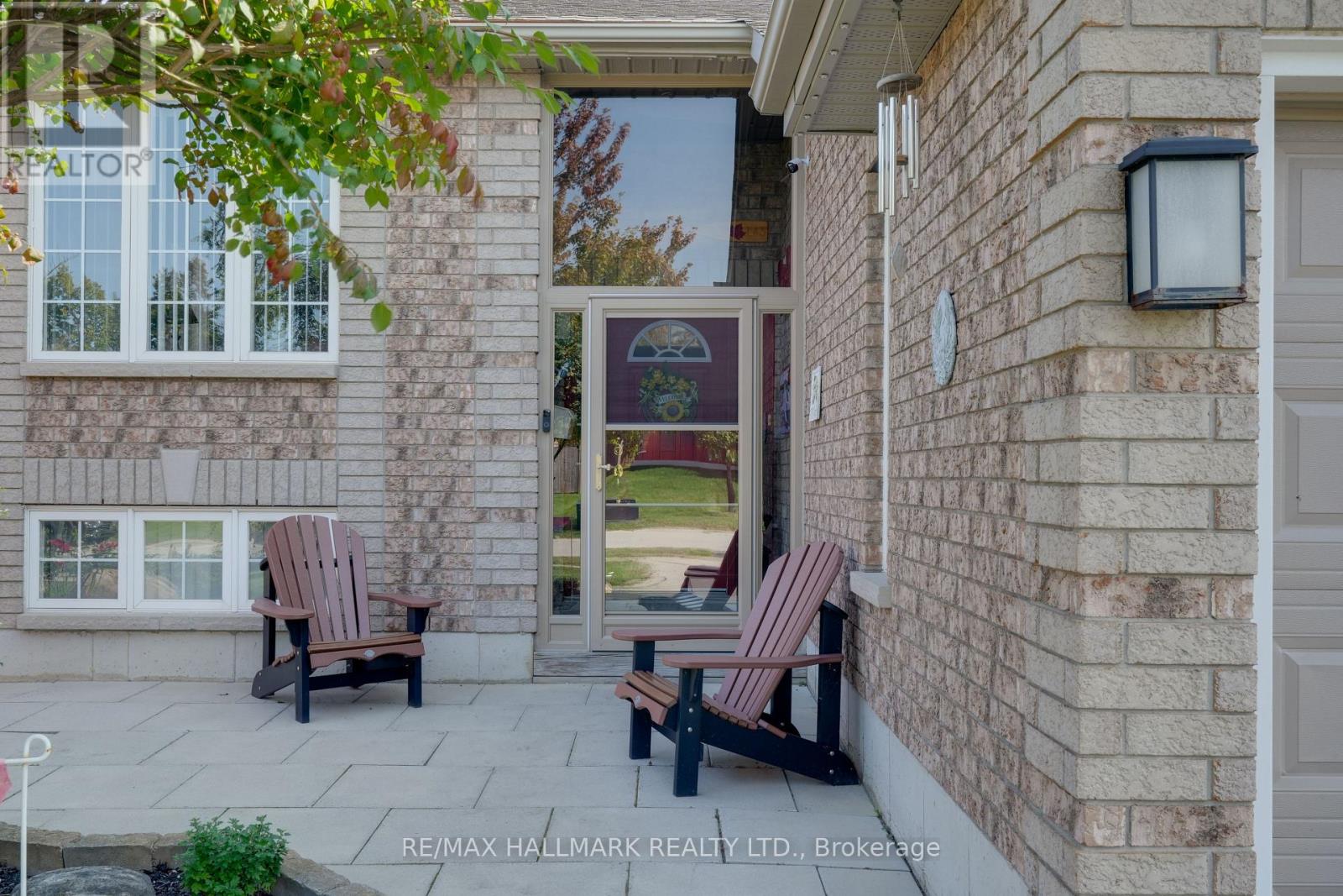 5 Pacific Avenue, Barrie, Ontario  L4M 7E7 - Photo 5 - S12453159
