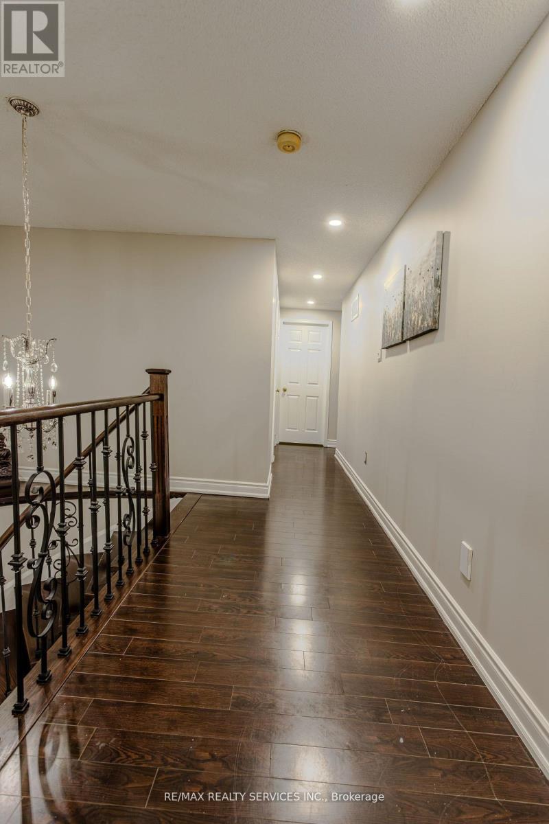 32 Heddon Court, Brampton, Ontario  L6Z 4H2 - Photo 23 - W12453156