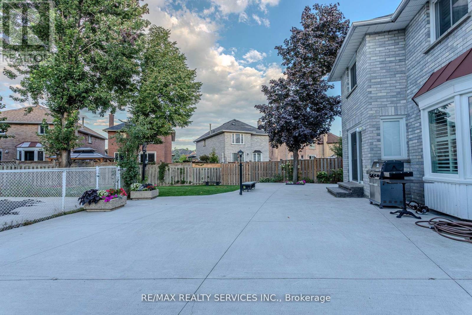 32 Heddon Court, Brampton, Ontario  L6Z 4H2 - Photo 48 - W12453156
