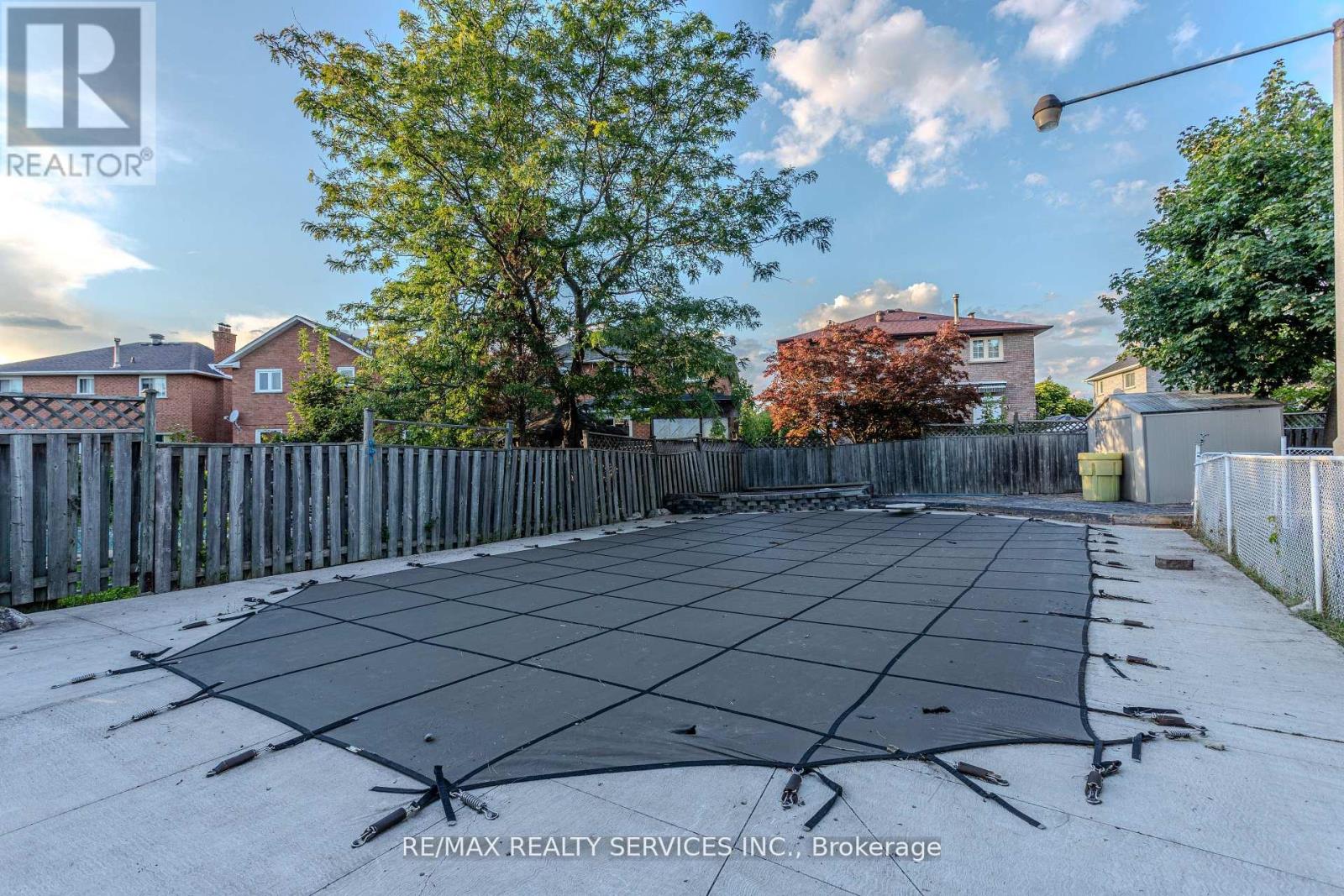 32 Heddon Court, Brampton, Ontario  L6Z 4H2 - Photo 49 - W12453156