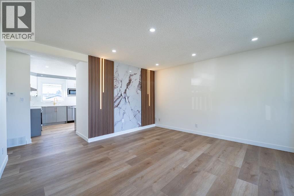 71 Maranda Close Ne, Calgary, Alberta  T2A 3E7 - Photo 3 - A2263050