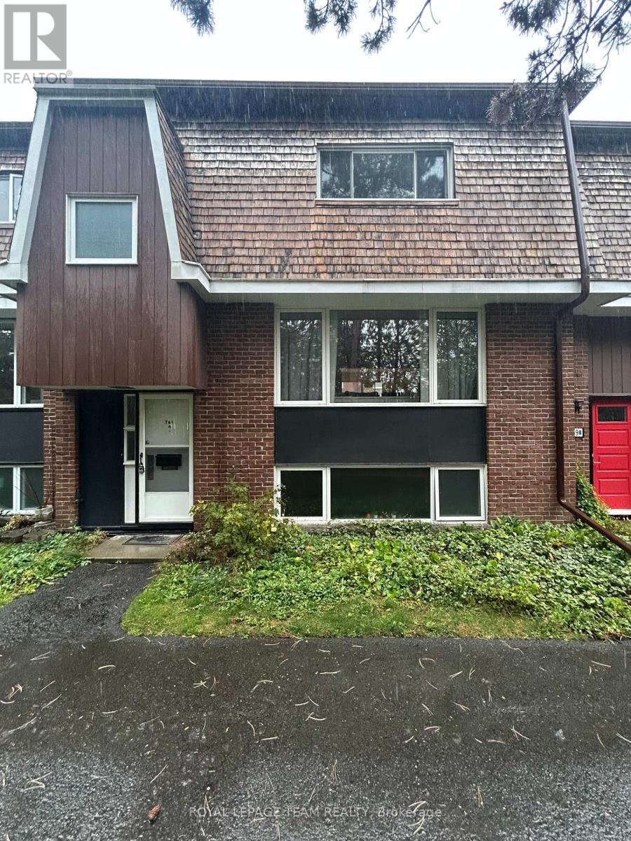 A - 761 Ridgewood Avenue, Ottawa, Ontario  K1V 6M8 - Photo 1 - X12453186