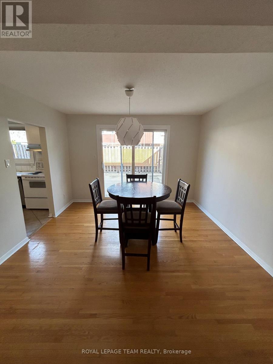 A - 761 Ridgewood Avenue, Ottawa, Ontario  K1V 6M8 - Photo 5 - X12453186