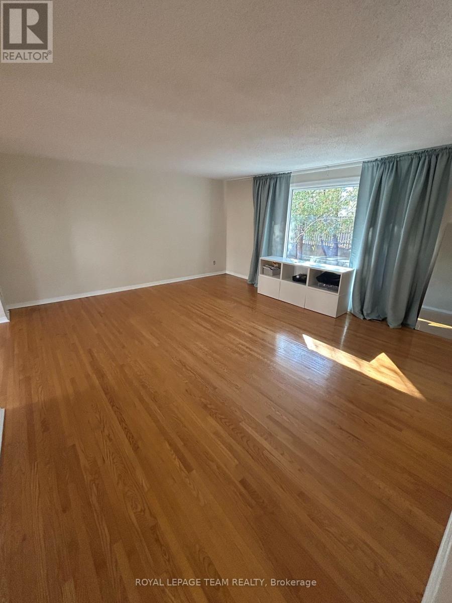 A - 761 Ridgewood Avenue, Ottawa, Ontario  K1V 6M8 - Photo 6 - X12453186